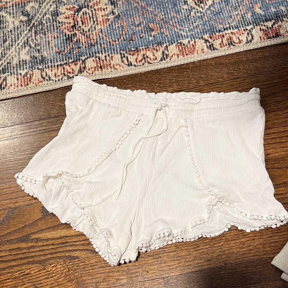 Women's Aeropostale White Cream Shorts